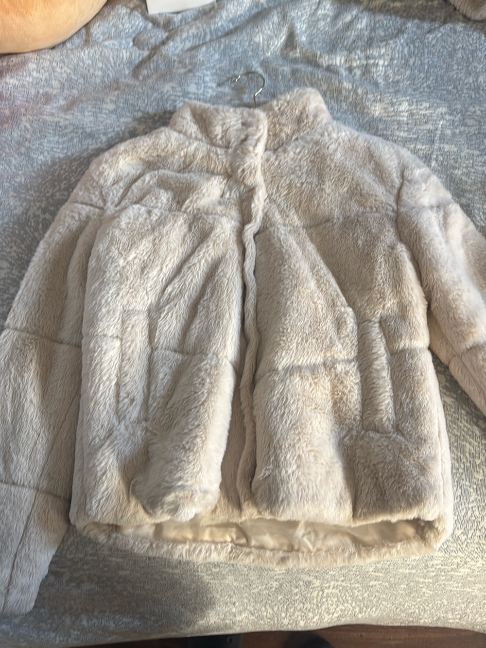 Cozy Faux Fur women Jacket - light pink